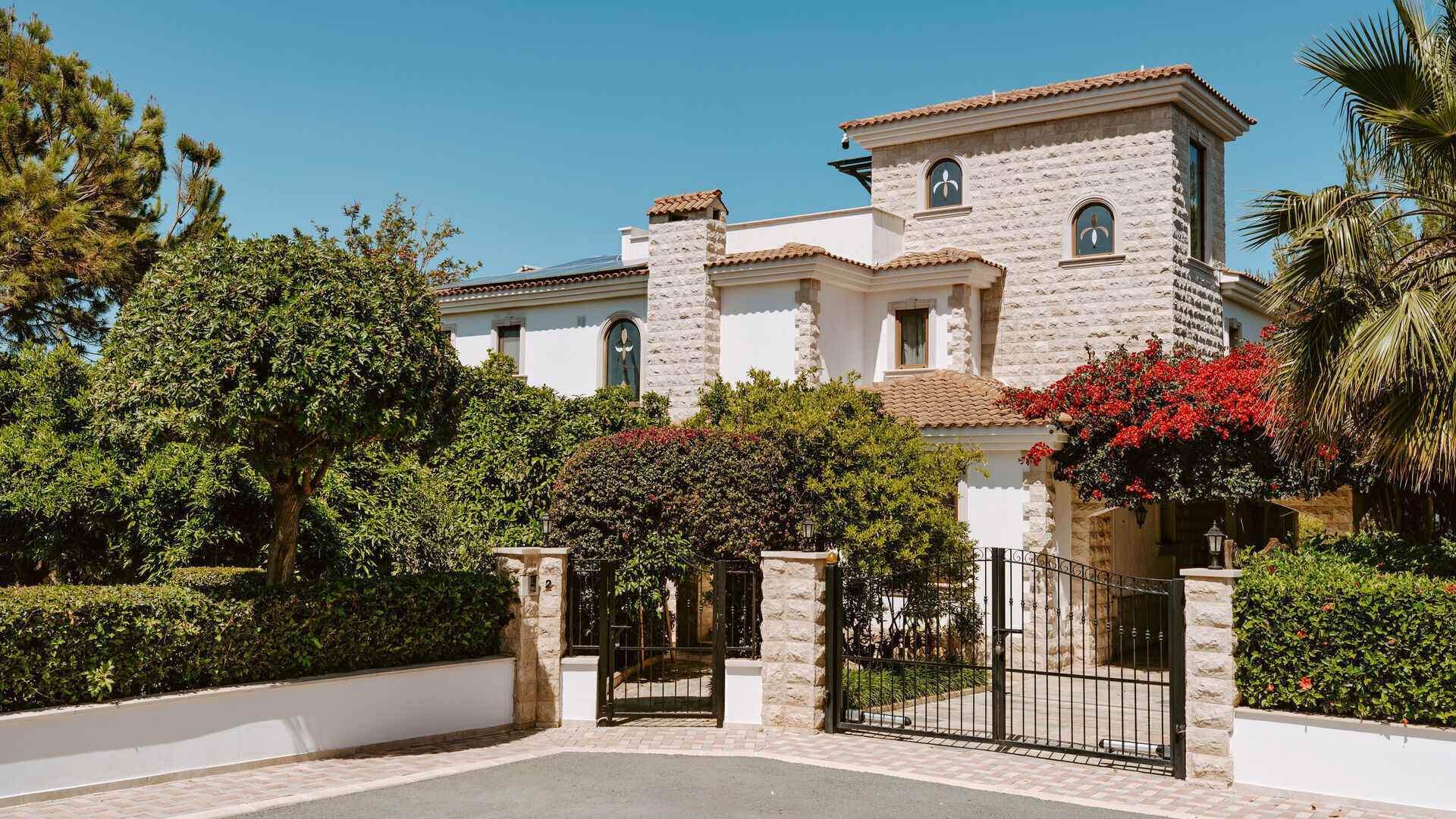 Zevalio - инвестиции в S.V. Balance Hotel